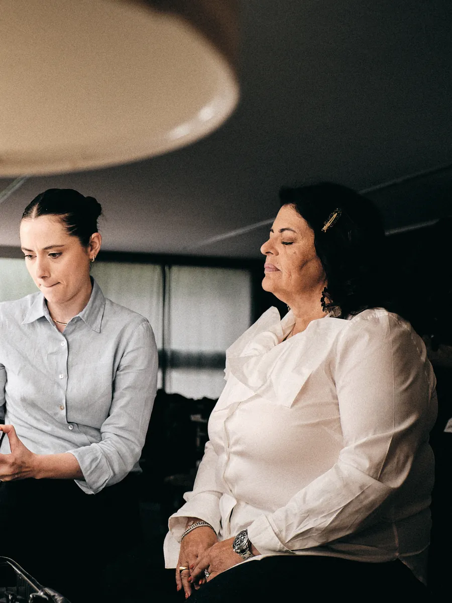 Viviana Reatti during a first conversation with a client