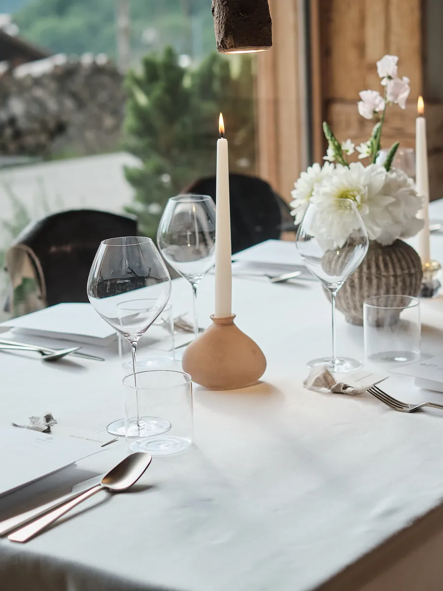 Wedding table with a view of the mountains of Cortina