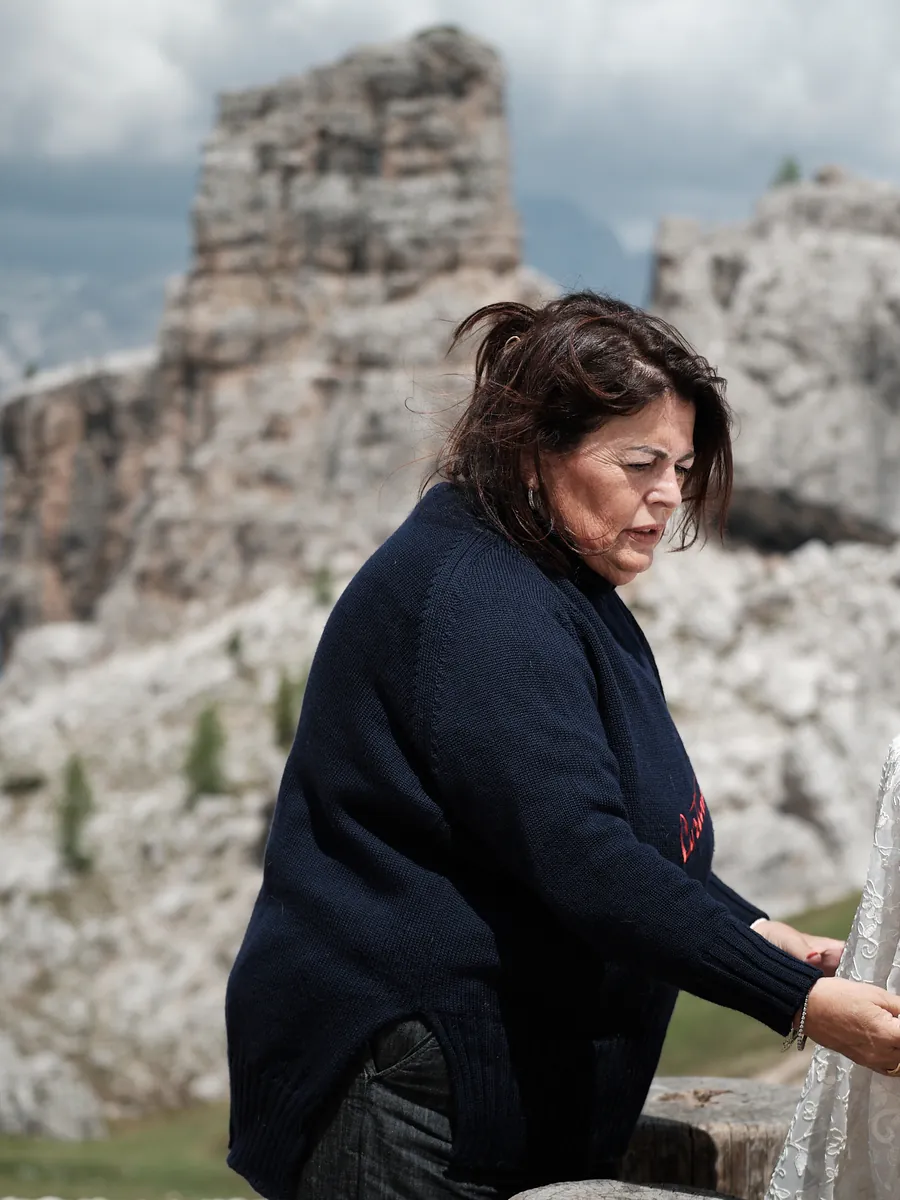 Viviana Reatti preparing the ceremony set-up at the Cinque Torri