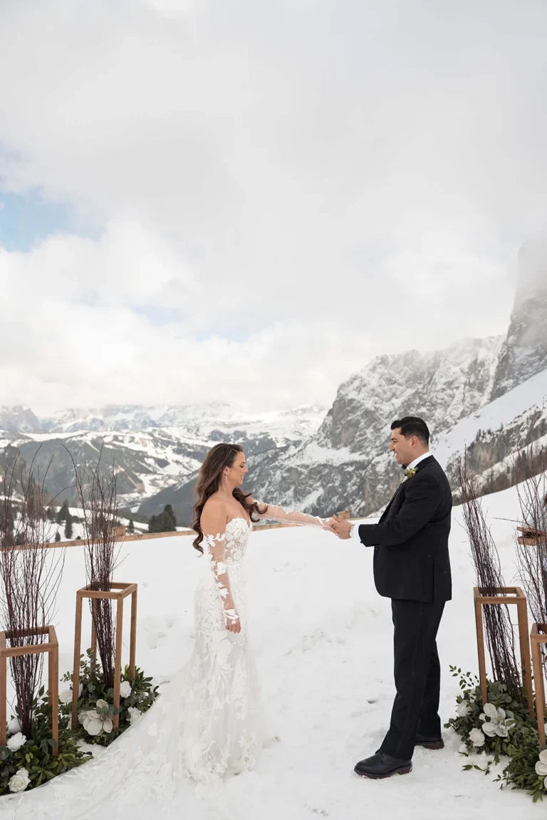 Elopement vows in the snow in the Dolomites