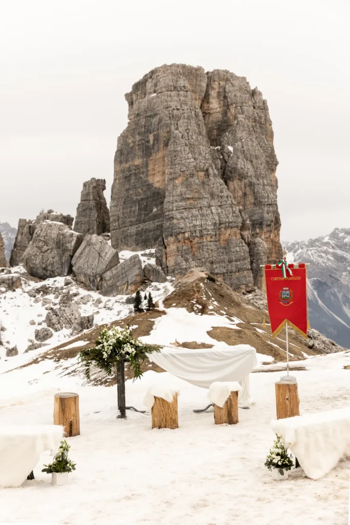 Martina and Stefano's winter wedding at Rifugio Scoiattoli, Cinque Torri