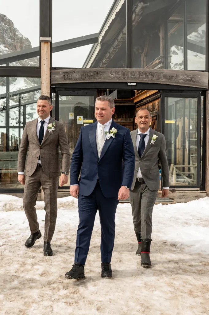 Martina and Stefano's winter wedding at Rifugio Scoiattoli, Cinque Torri