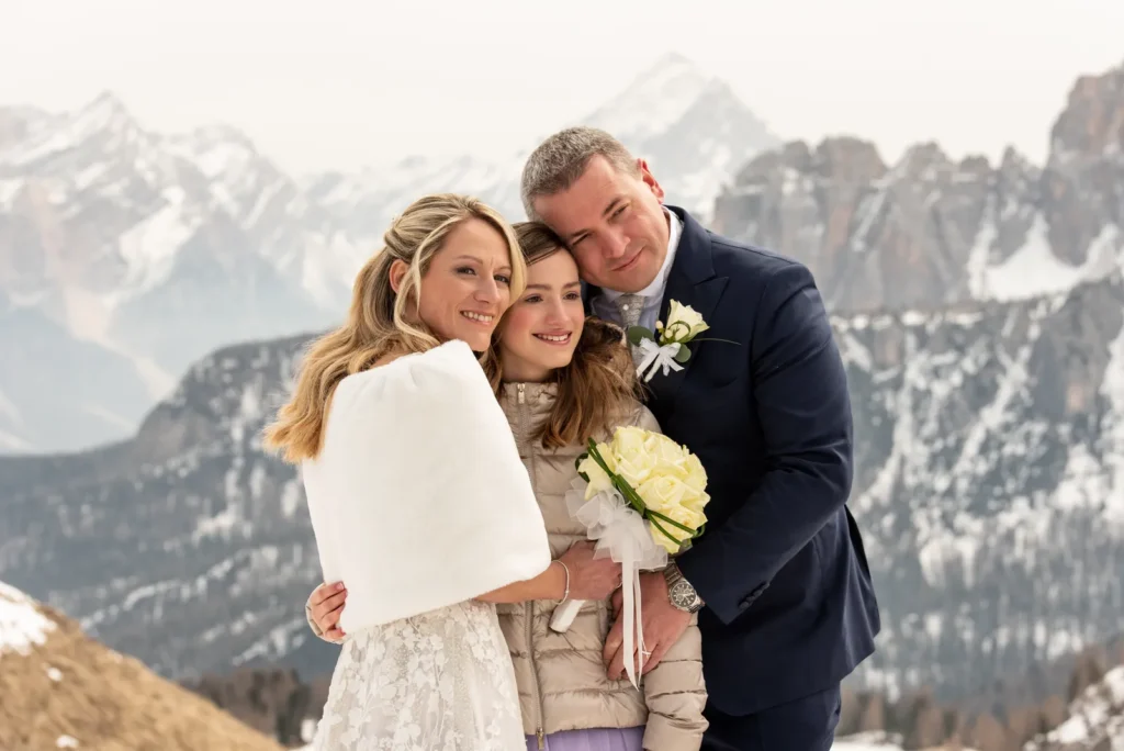 Martina and Stefano's winter wedding at Rifugio Scoiattoli, Cinque Torri