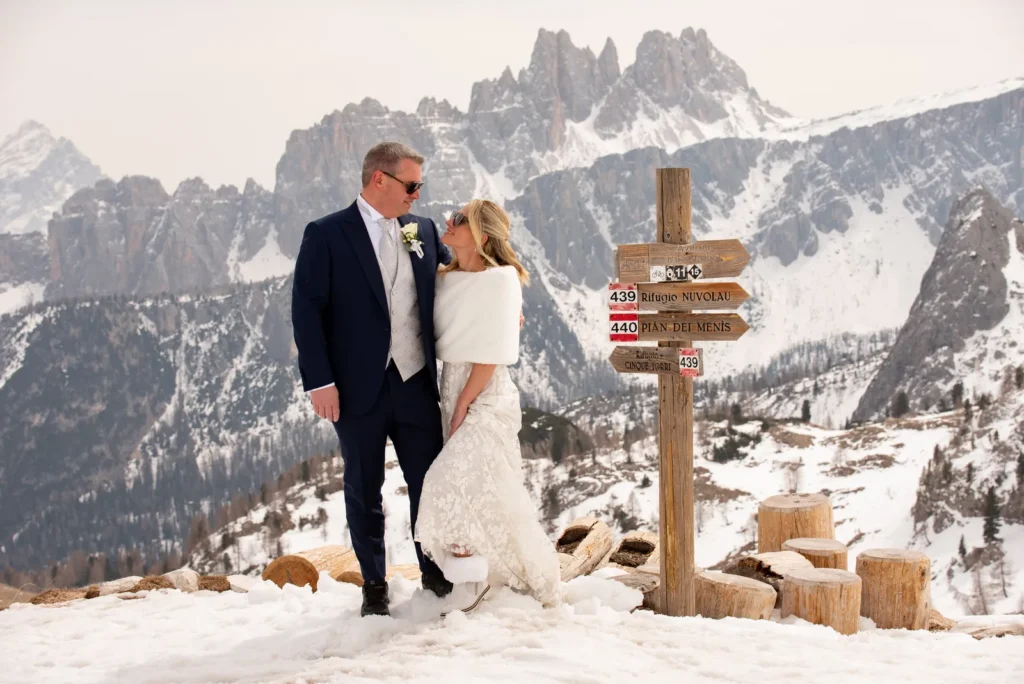 Martina and Stefano's winter wedding at Rifugio Scoiattoli, Cinque Torri